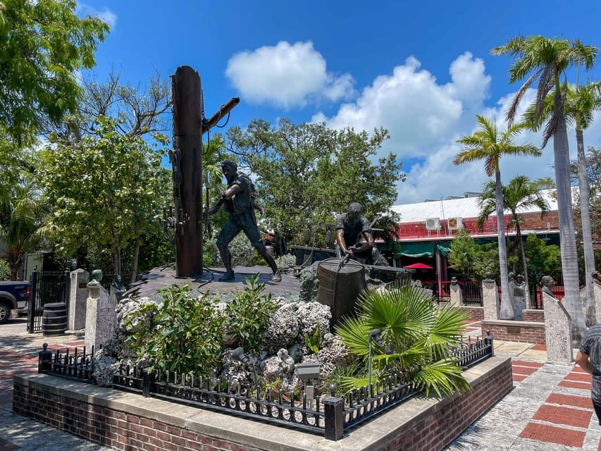 Key West GPS Audio Tour: From Seaside Village to Micro State - Finding the Start at Mallory Square: The Memorial With the Stories Attached