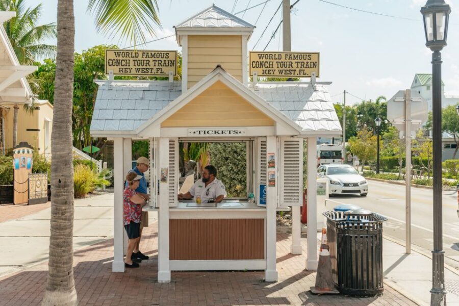 Key West: Old Town Trolley 13-Stop Hop-On Hop-Off Tour - Guide energy: the narration that turns passing streets into a story